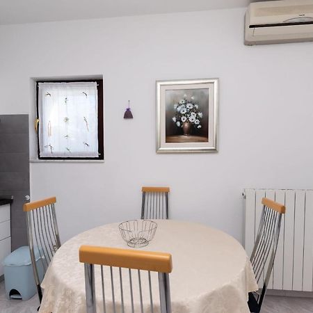 Apartments Anka Kampor Ngoại thất bức ảnh