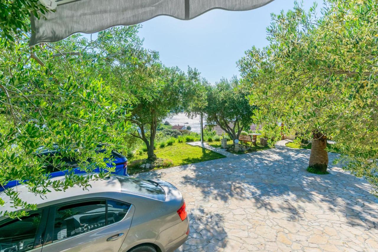 Apartments Anka Kampor Ngoại thất bức ảnh