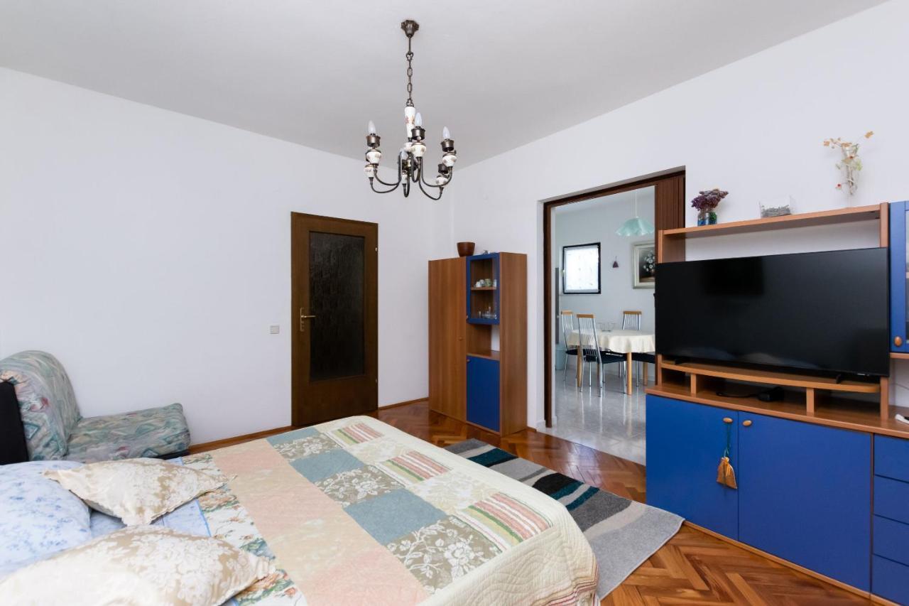 Apartments Anka Kampor Ngoại thất bức ảnh