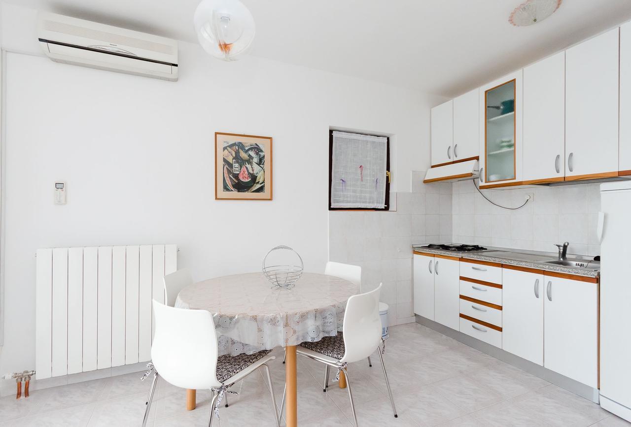 Apartments Anka Kampor Ngoại thất bức ảnh